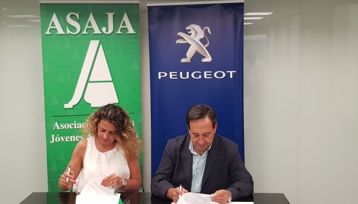 Peugeot y ASAJA renuevan su convenio de colaboración para facilitar la movilidad de los agricultores